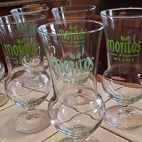 Vintage Mojitos Miami Cuban Restaurant 8" Hurricane Cocktail Glasses. Set of 11. - Picture 5 of 16